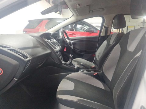 Ford Focus 1.6 Focus Zetec 105 5dr 24