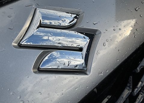 Suzuki Swift MOTION 6