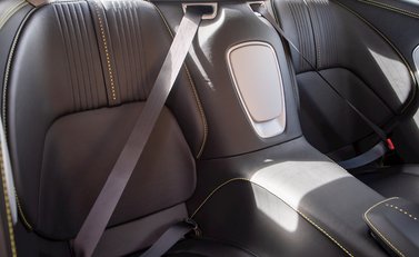 Aston Martin DB11 V8 13