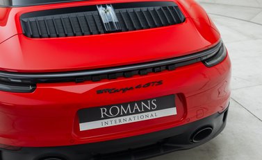 Porsche 911 Targa 4 GTS (992) 37