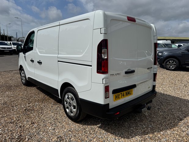 Renault Trafic SWB L1H1 [SOLD MM] Low Roof Advance SL30 Air Con Nav Sensors EURO 6 14