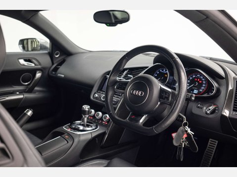 Audi R8 5.2 R8 Quattro V10 Semi-Auto 4WD 2dr 8
