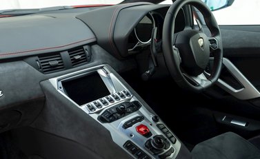 Lamborghini Aventador LP 700-4 Pirelli Edition 15