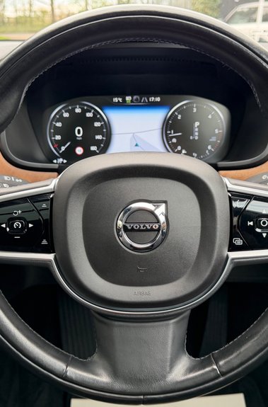 Volvo V90 D5 POWERPULSE INSCRIPTION PRO AWD -PAN ROOF - £6320 OPTIONAL EXTRAS  