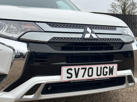 Mitsubishi Outlander PHEV DESIGN 12