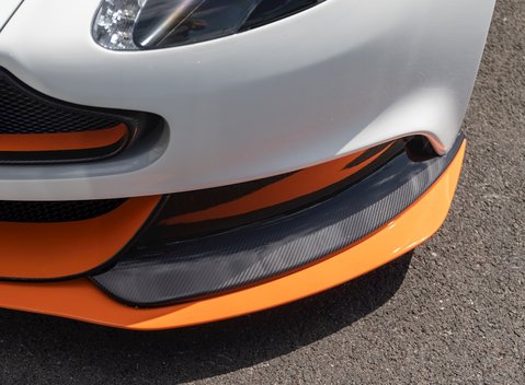 Aston Martin Vantage GT12 24