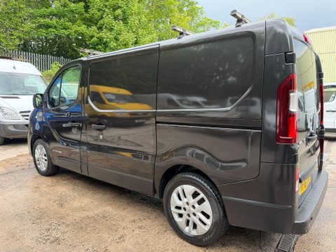Renault Trafic 1.6 dCi ENERGY 27 Sport Nav Panel Van 5dr Diesel Manual SWB Standard Roof E 18