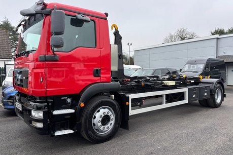 MAN TGM 18.290 4X2 Hiab Hook Loader