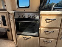 Auto-Sleepers Kingham 2 Berth|2 Belts|French Bed|Shower|Toilet|Wifi Capability|Vanlux 15