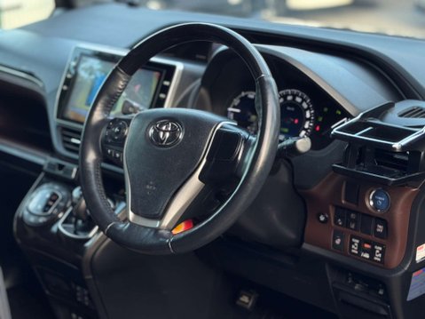 Toyota Esquire Hybrid 1.8 Hybrid Gi Edition 7 Seater 6