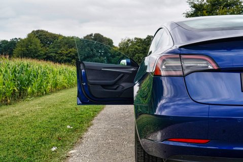 Tesla Model 3 PERFORMANCE 7