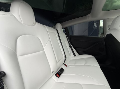 Tesla Model 3 (Dual Motor) Performance Saloon 4dr Electric Auto 4WDE (Performance Upgrade 26