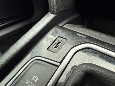 Volkswagen Passat SE NAV TDI DSG 23