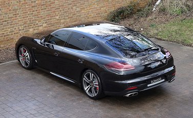Porsche Panamera Turbo 22