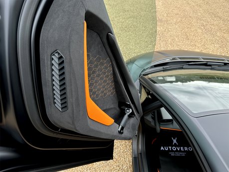 Lamborghini Revuelto V12 46