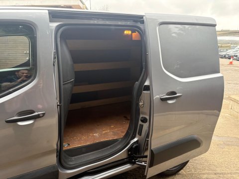 Peugeot Partner BLUEHDI PROFESSIONAL L1 11