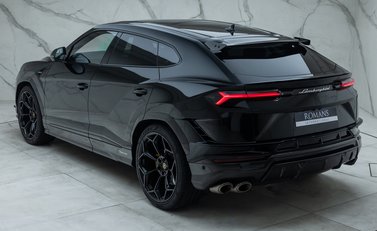 Lamborghini Urus PERFORMANTE 12