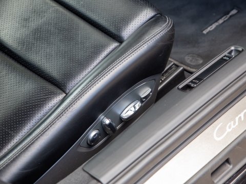 Porsche 911 CARRERA 4S PDK 40