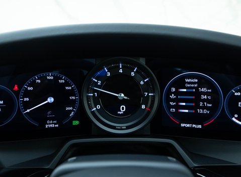 Porsche 911 Carrera T (992) 18