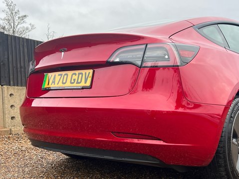 Tesla Model 3 STANDARD RANGE PLUS 18