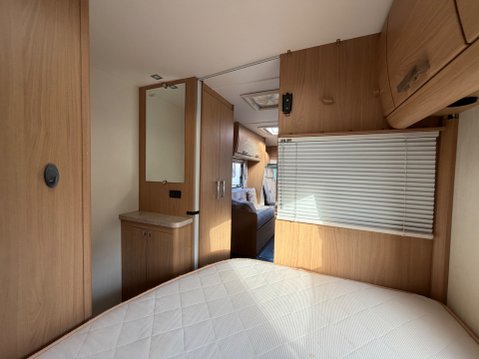 Elddis Majestic 155 FIXED BED 4 BERTH BIG SPEC COACH BUILT 25