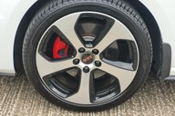 Volkswagen Golf GTI 22