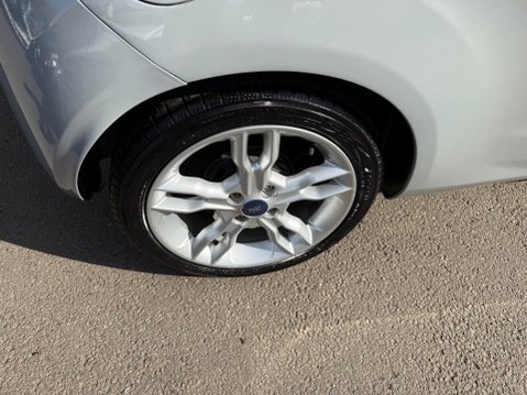 Ford Ka 1.2 Titanium Euro 5 3dr 23