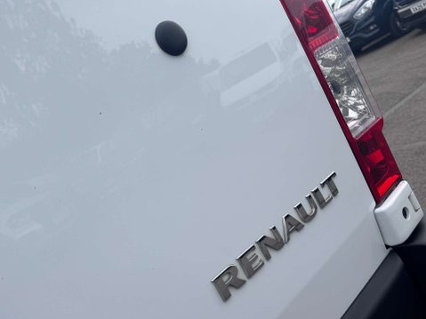 Renault Master 2.3 dCi 35 Business+ Panel Van 4dr Diesel Manual FWD LWB Medium Roof Euro 6 17