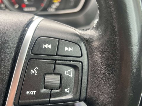 Volvo V40 2.0 V40 Cross Country Professional D3 5dr 37