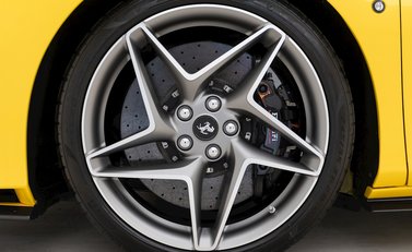 Ferrari F8 Tributo 8