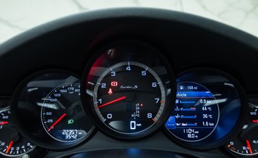 Porsche 911 Turbo S Cabriolet (991.2) 19