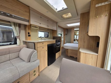 Elddis Sussex Premier Midhurst 3