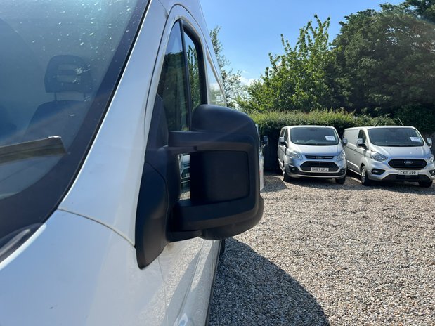 Peugeot Boxer MWB L2H2 Medium Roof 350 Air Con Nav EURO 6 NO VAT 20