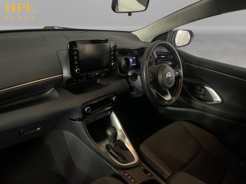 Toyota Yaris 1.5 VVT-h Design Hatchback 5dr Petrol Hybrid E-CVT Euro 6 (s/s) (116 ps) 14