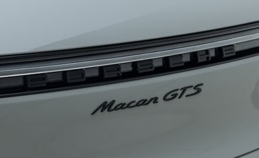 Porsche Macan GTS 32