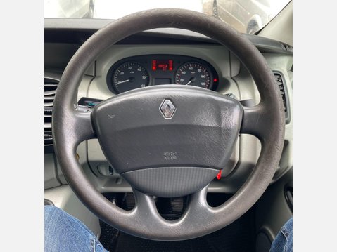 Renault Trafic 2.0 TD dCi SL27 Panel Van 4dr Diesel Manual L1 H1 (214 g/km, 90 bhp) 24