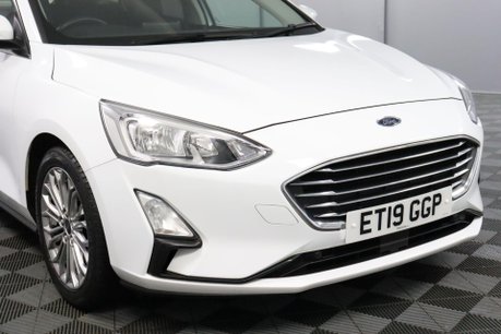 Ford Focus TITANIUM X 26