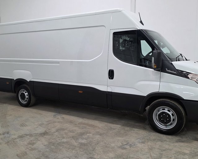 Iveco Daily 2.3 35S14A8 High Roof Comfort Van 4100 WB Hi-Matic