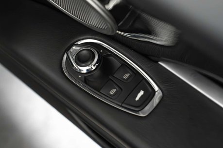 Aston Martin DB11 5.2 DB11 V12 Auto 2dr 31