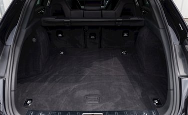 Porsche Panamera Turbo Sport Turismo 31