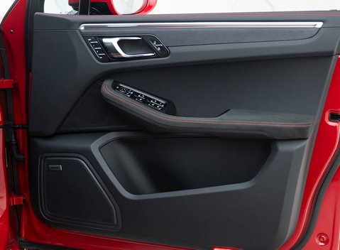 Porsche Macan GTS 21