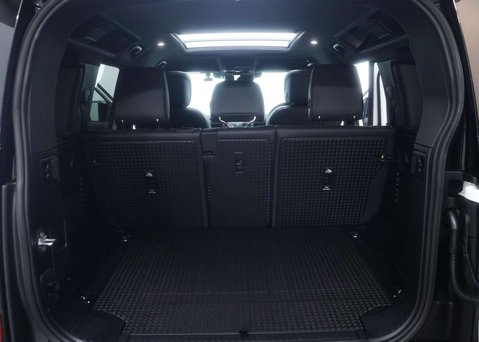 Land Rover Defender 3.0 Defender X-Dynamic HSE D MHEV A 4WD 5dr 73