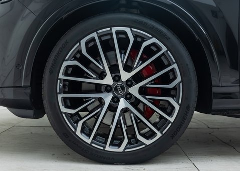 Audi SQ7 BLACK EDITION 