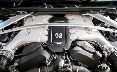 Aston Martin V12 Vantage S 29