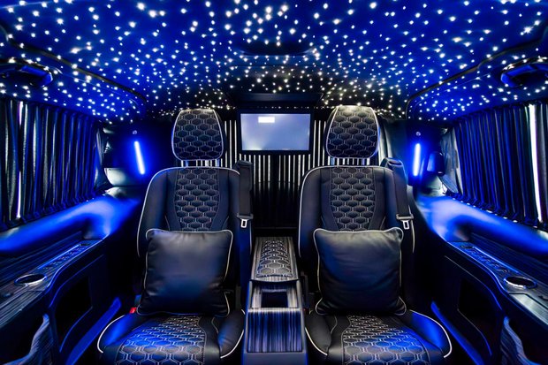 Mercedes-Benz V Class V 300 SUTTON EXECUTIVE CLASS. VAT Q. VIP SEATS. STARLIGHT HEADLINER. TVS. 2