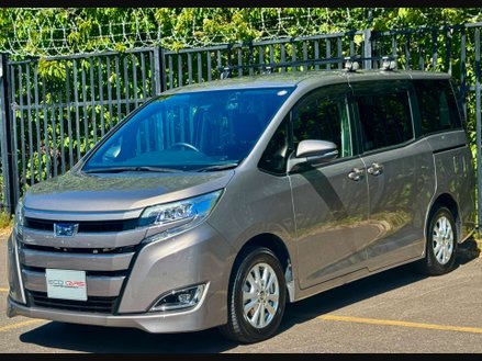 Toyota Noah Hybrid 1.8