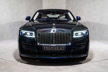 Rolls-Royce Ghost V12. STARLIGHT. H, C & M SEATS. REAR ENTERTAINMENT. HUD. A/CRUISE CONTROL 2