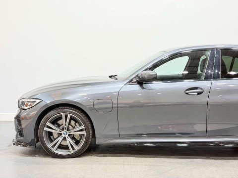 BMW 3 Series 2.0 330e 12kWh M Sport Saloon 4dr Petrol Plug-in Hybrid Auto Euro 6 (s/s) ( 19