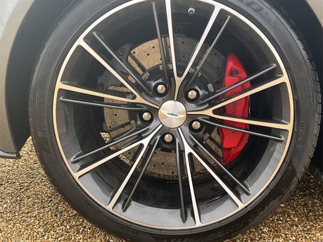 Aston Martin Vanquish V12 41