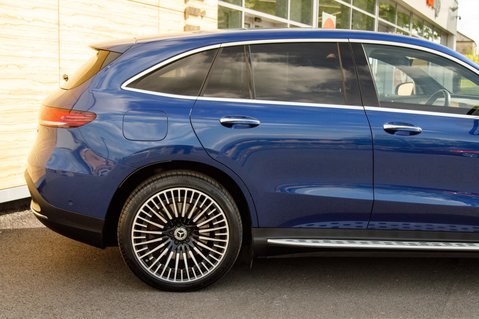 Mercedes-Benz EQC EQC 400 4MATIC AMG LINE PREMIUM PLUS 8